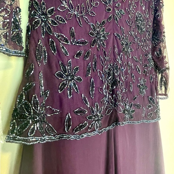 Pisarro Nights Beaded Purple Gown Mesh long sleeve. Size 8 - Picture 9 of 11